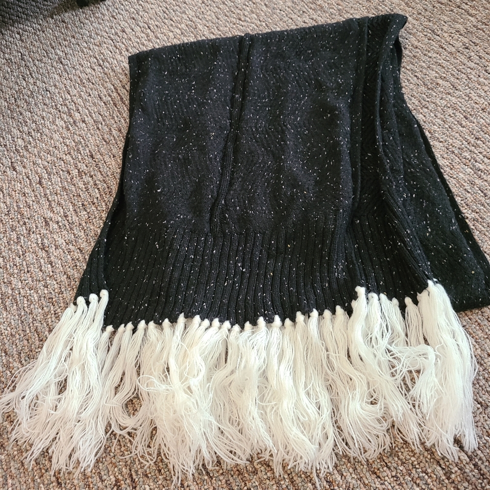 Scarves - Picture 2 of 4